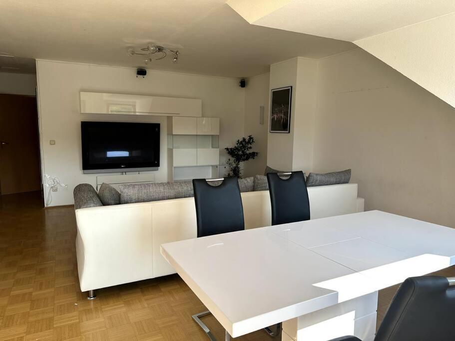 2-Zimmer-Wohnung Mit Balkon & Guter Anbindung In Aschaffenburg Exterior foto
