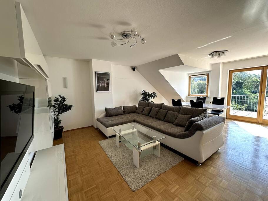 2-Zimmer-Wohnung Mit Balkon & Guter Anbindung In Aschaffenburg Exterior foto